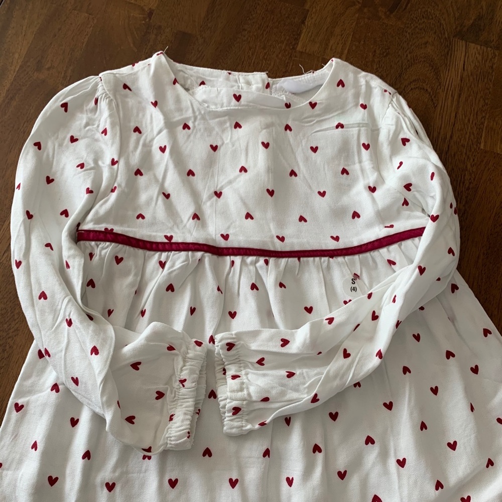 Girls brand new tunic top, white with red hearts